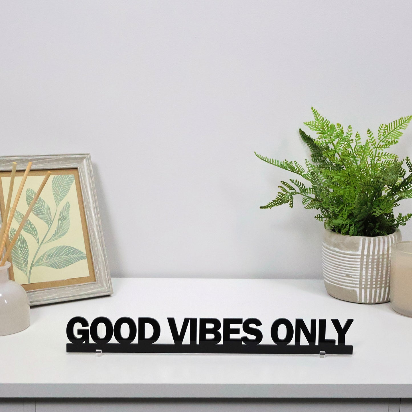 GOOD VIBES ONLY Door Topper