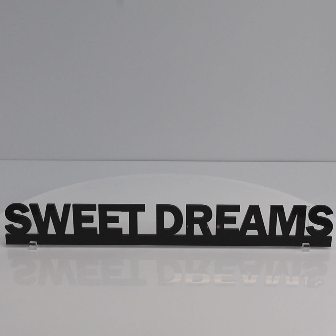 Gloss-black finish close-up – recycled acrylic plaque